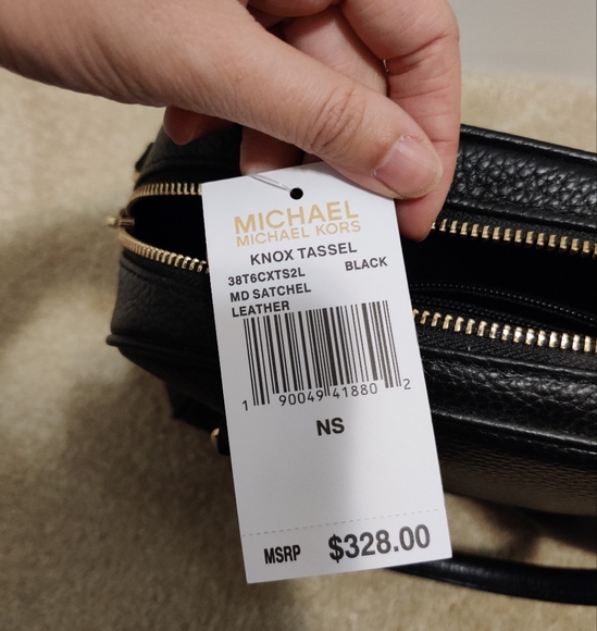 Brand New Michael Kors Knox Tassel Purse - Picture 3 of 5